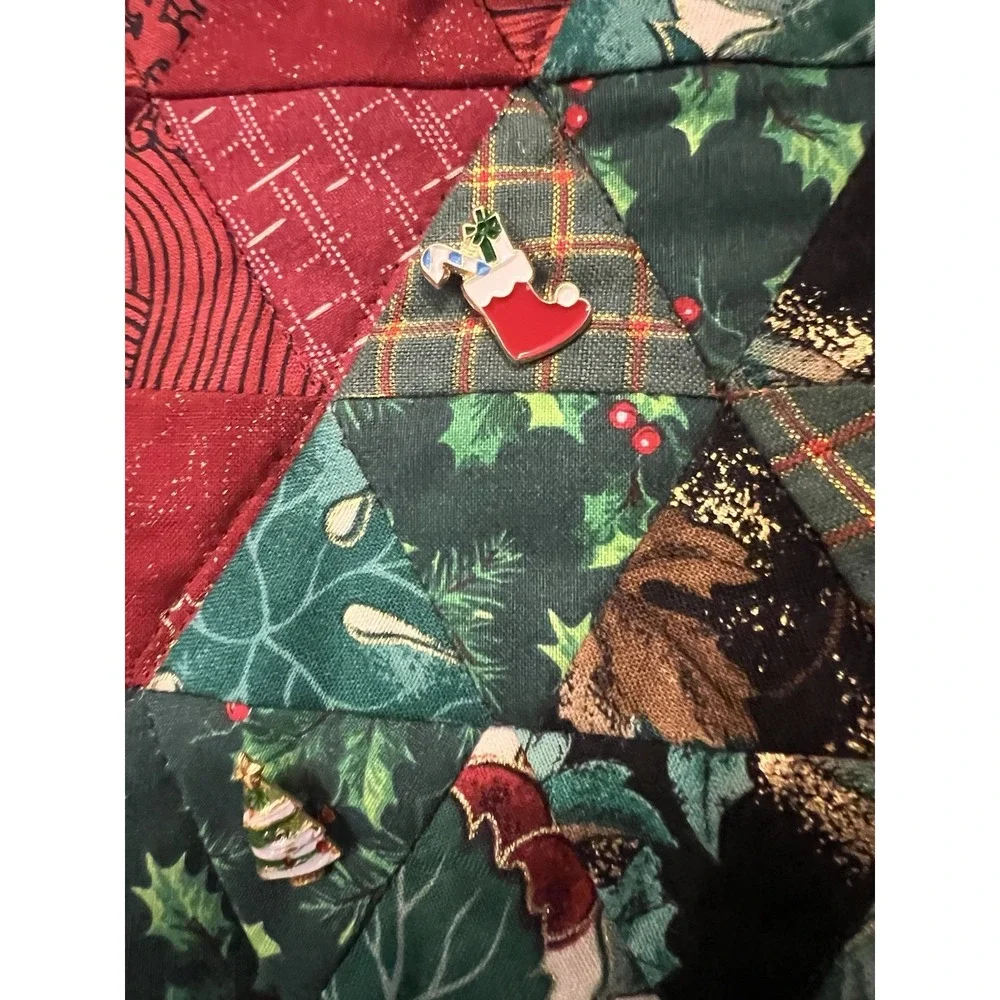 Handmade Quilted Christmas Tree Wall Hanging Novelty Buttons Decor 27‎ x 31 Inch